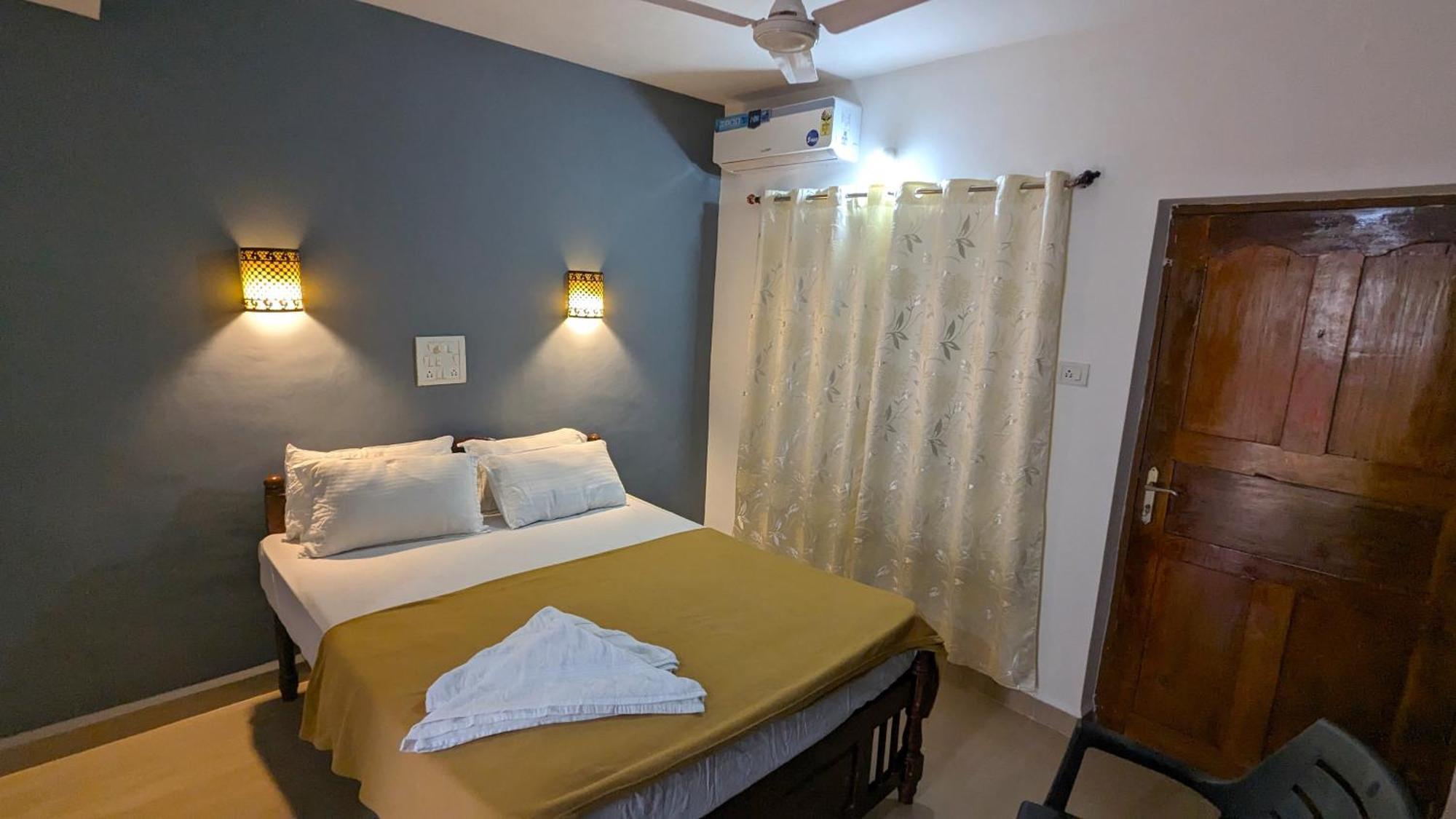 Santana Guest House Agonda Esterno foto